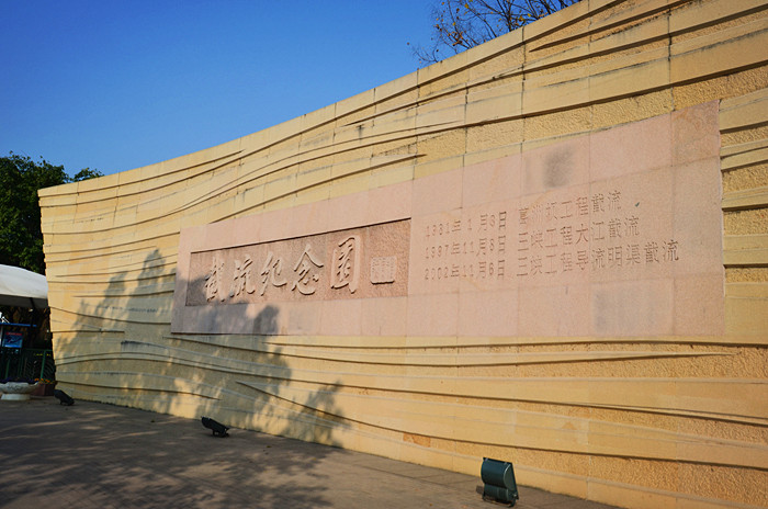 Side Image 1